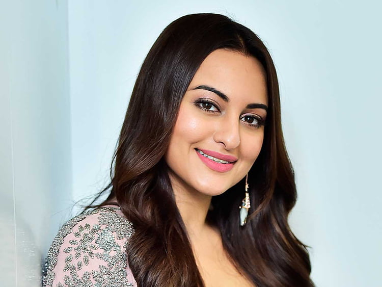 Why did Sonakshi leave Twitter? 2