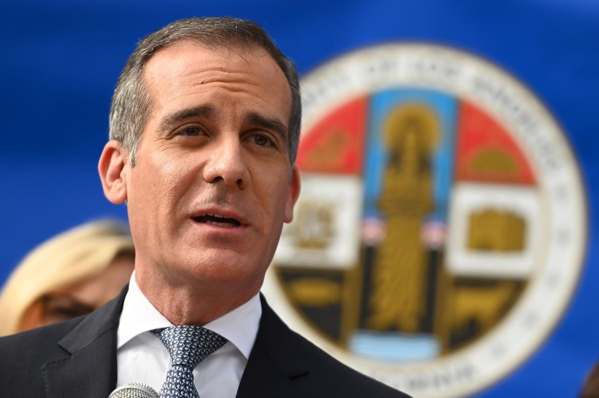 Los Angeles mayor shuts off utilities at Hollywood Hills 'party house' to prevent COVID-19