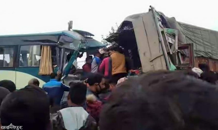 Both the drivers died when two trucks collided at Dumkauli in Nawalparasi 1