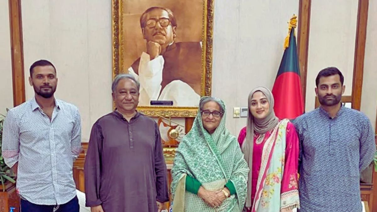 Bangladesh captain Tamim withdrew his retirement after meeting Prime Minister Hasina 1